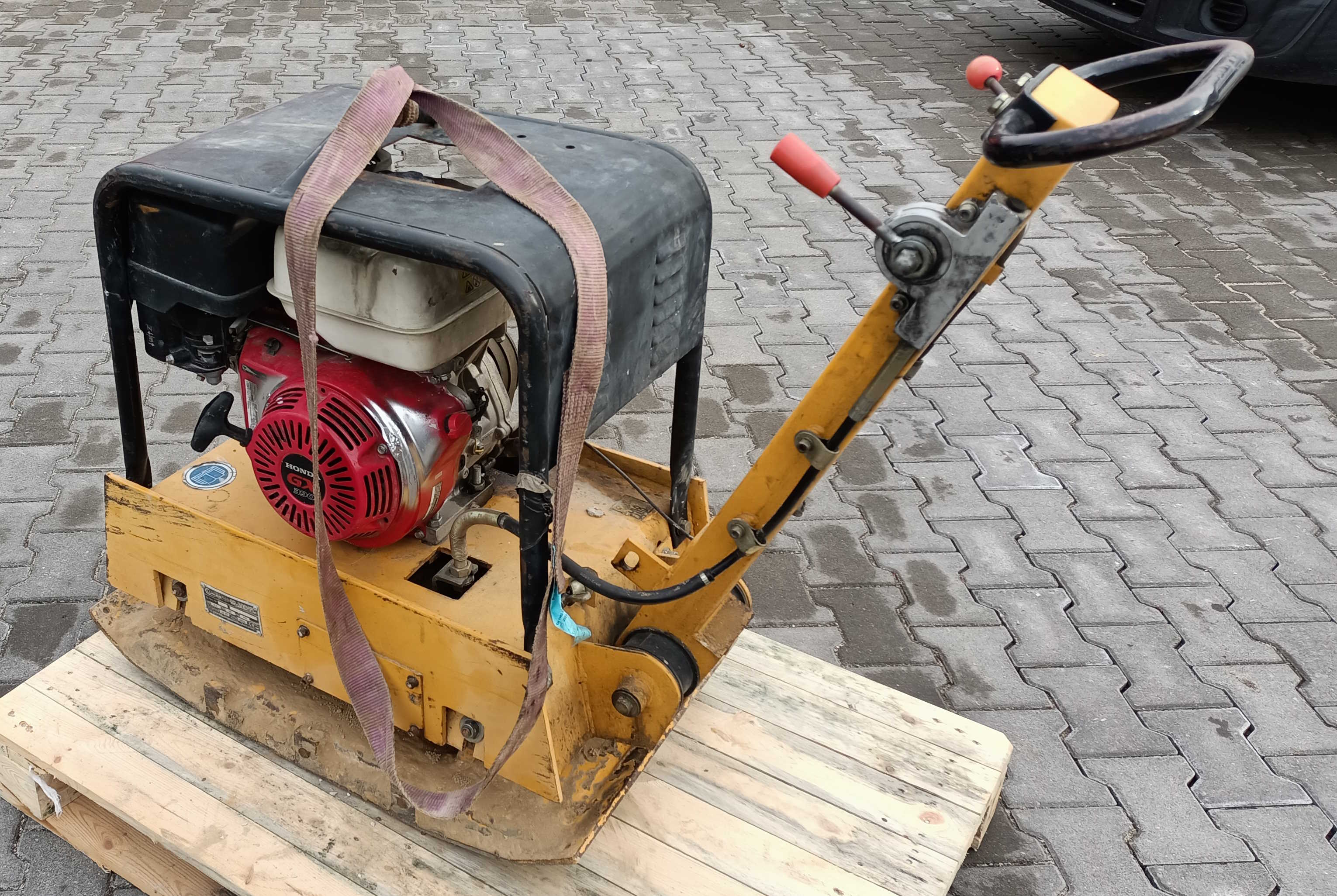 Zagęszczarka rewersyjna Lumag RP-300 HPC